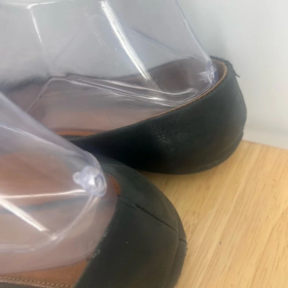 Tory Burch Black Loafers with Gold Emblem